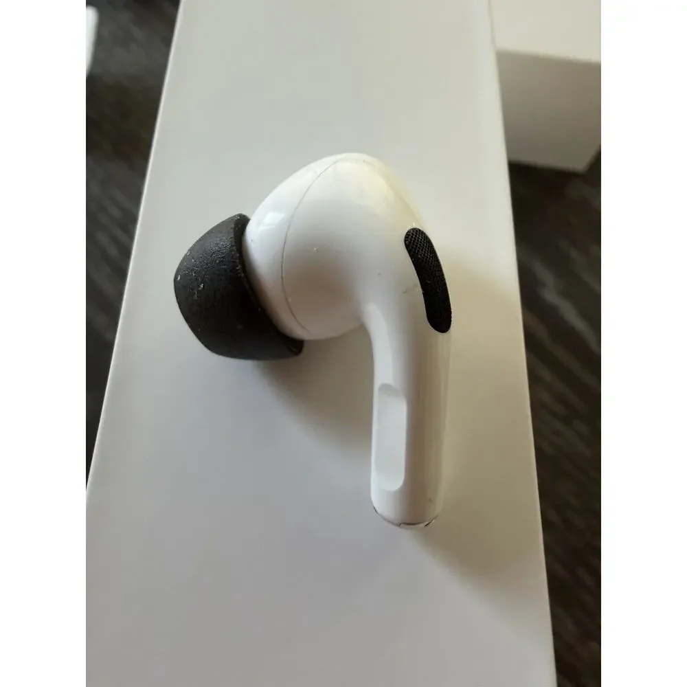 Apple AirPods Pro 1st Generation For Repair (Static) 2 Earbuds & Charging Case